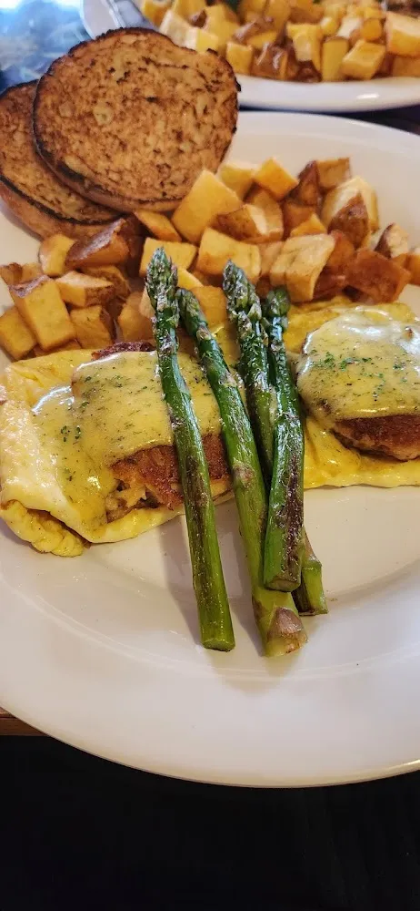 Pan Seared Crab Cake Benedict